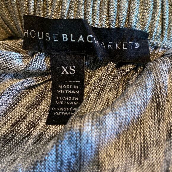 White House Black Market Extra Small Metallic Off-The-Shoulder Top Elastic - Picture 9 of 10